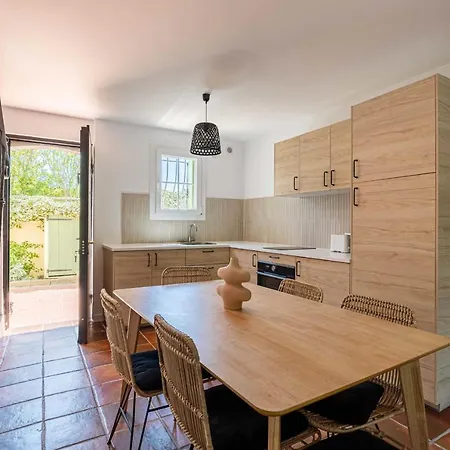Апартаменти Splendid Flat In The Centre Of - Parkingpool - 2br6p