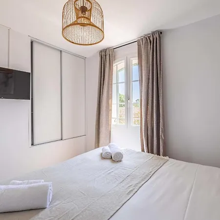 Апартаменти Splendid Flat In The Centre Of - Parkingpool - 2br6p