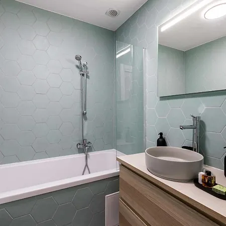 Splendid Flat In The Centre Of - Parkingpool - 2br6p Сен-Тропе
