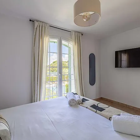Splendid Flat In The Centre Of - Parkingpool - 2br6p Сен-Тропе